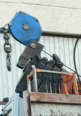 CAMION GRUA BASCULANTE MERCEDES BENZ