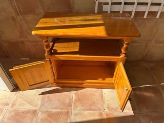 Muebles madera maciza.