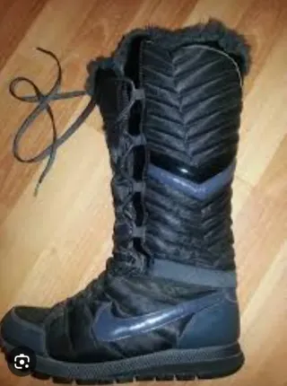 Botas Nike Air Apres Sky High