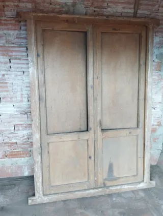 Ventana de madera antigua
