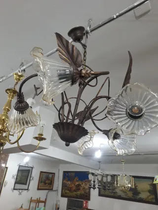 Lámpara de Forja con Tulipas de Cristal