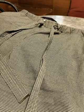 Pantalón de vestir Violeta by Mango