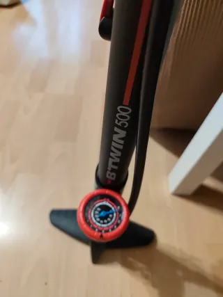 Bomba de Pie Bicicleta Decathlon 500