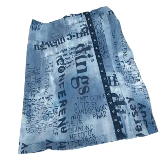 Falda Stradivarius Estampado Letras Talla S