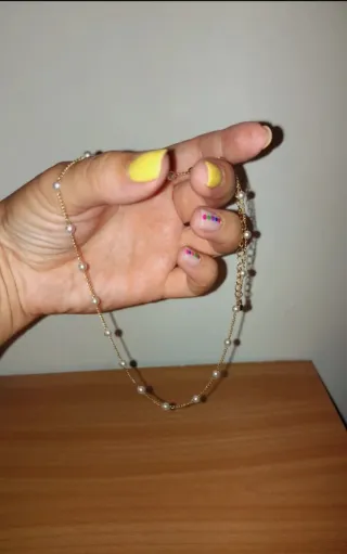 Collare da donna con perle dorate