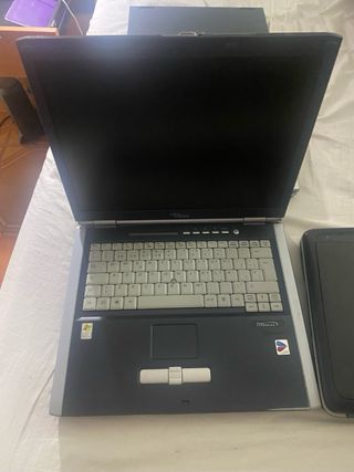 Lote di computer funzionanti. Antichi