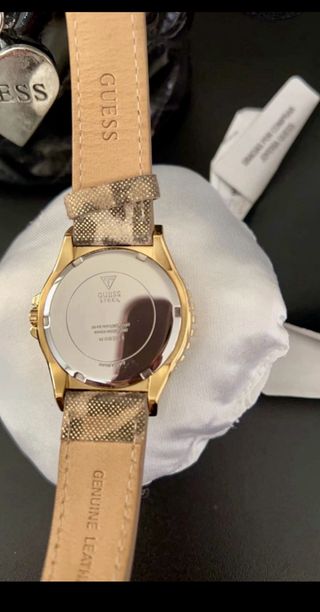 Reloj Guess Leopardo Dorado