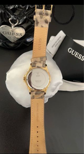 Reloj Guess Leopardo Dorado