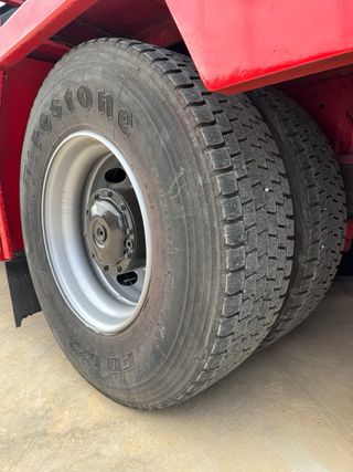 Camion grua MERCEDES 3244 HIAB 477