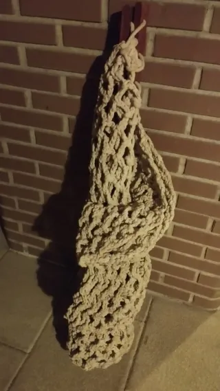 Hamaca de cuerda y madera beige