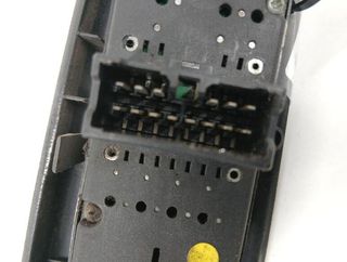 Mando elevalunas toyota avensis berlina (t 229985