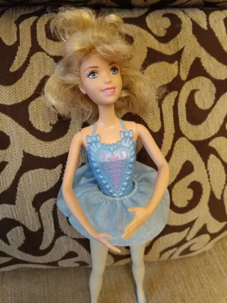 Barbie ballerina in abito blu