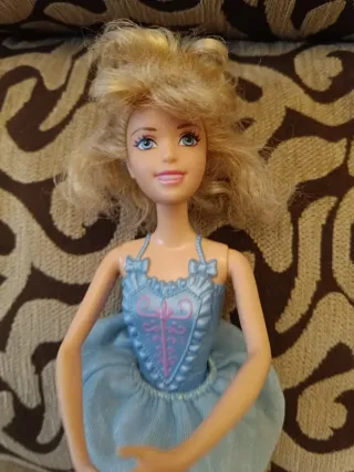 Barbie ballerina in abito blu