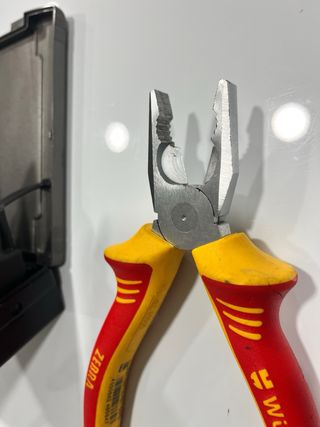 Lote herramientas Wurth: brocas alicates y carraca