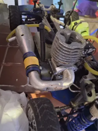 Lote RC Nitro 1/10 Kyosho GXR-15 + 3 Carrocerías +