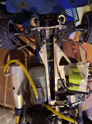 Lote RC Nitro 1/10 Kyosho GXR-15 + 3 Carrocerías +