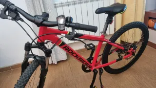 Bicicleta de Montaña Rockrider Roja modelo ST900R.