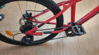 Bicicleta de Montaña Rockrider Roja modelo ST900R.