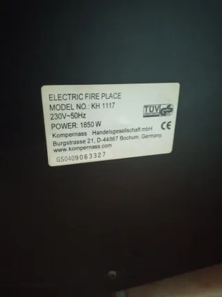 Estufa eléctrica tipo chimenea