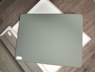 Custodia Apple Smart Folio per iPad Air (M3) da 13", colore: Verde salvia