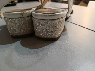 Vestido de Novia Blanco con Cancán,Velo y zapatos.