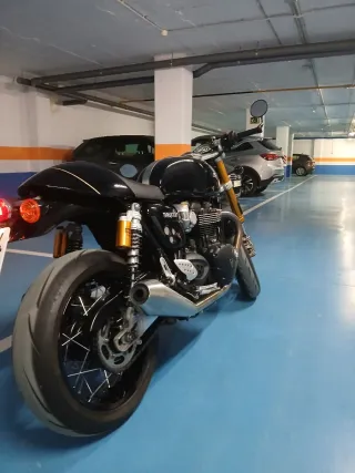 Triumph Thruxton RS.serie limitada.110Cv