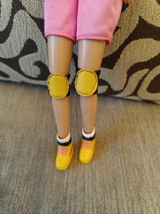 Muñeca Barbie Patinadora con Accesorios