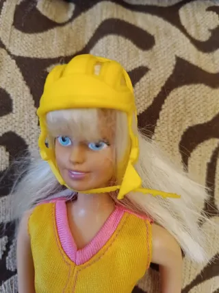 Muñeca Barbie Patinadora con Accesorios