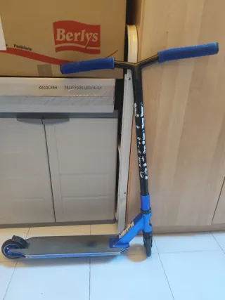 Patinete azul