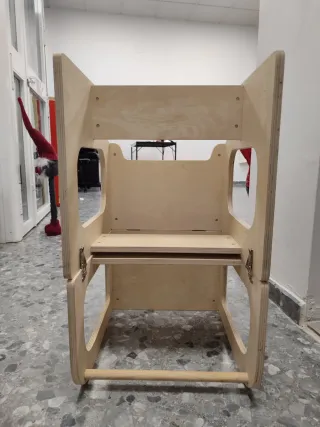 Torre di apprendimento Montessori in legno