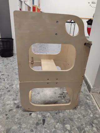 Torre di apprendimento Montessori in legno