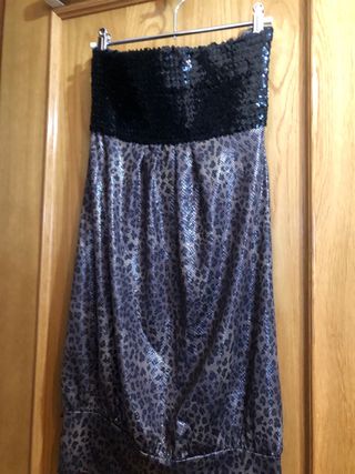 Vestido de fiesta lentejuelas y estampado