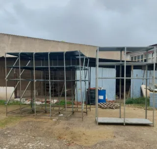 Estanterías metálicas grandes