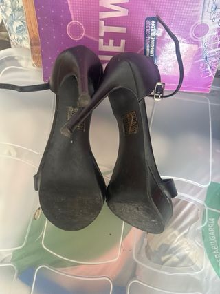 Zapatos de tacón negros