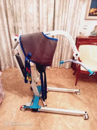 Grua para trabajar con personas de movilidad reduc