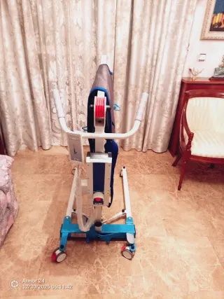 Grua para trabajar con personas de movilidad reduc