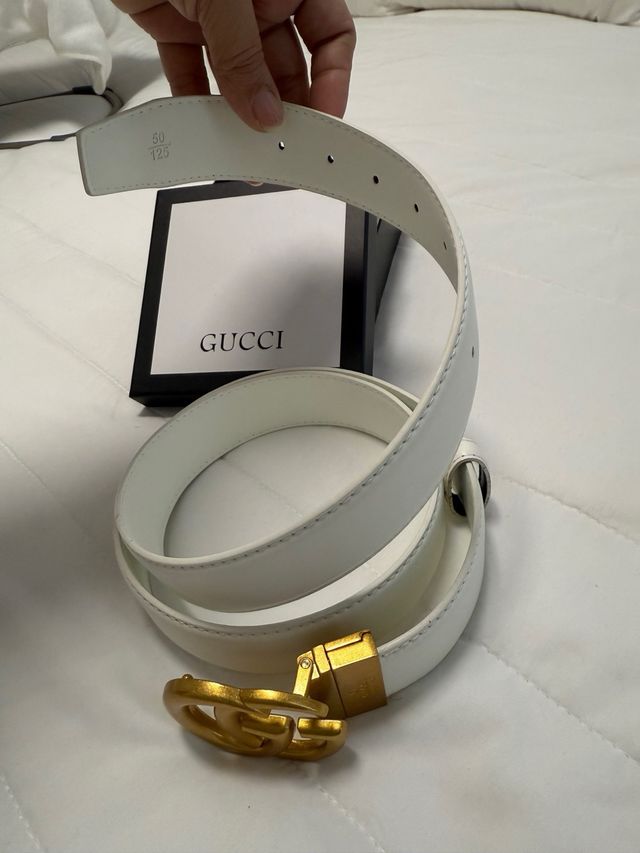 Cinturón Gucci Piel Doble G Hebilla Dorada 125cm