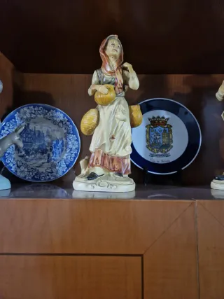 Figuras de cerámica decorativas