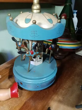 Tiovivo musical vintage caballitos