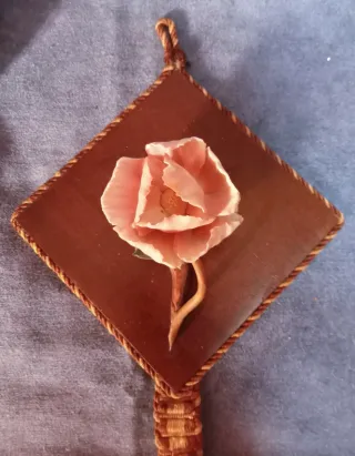 Antico quadro con rosa in porcellana anni 50