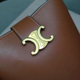 Bolso Celine Marrón con Monedero