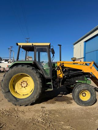 Tractor John Deere 3150 con pala Tenias B3.