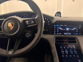 Porsche Taycan 4S 530cv