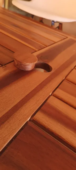 Mesa de madera para terraza o jardín