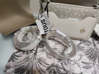 Bolso bandolera Tous beige y gris