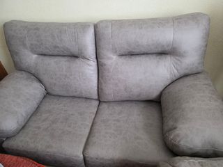 Sofá gris polipiel