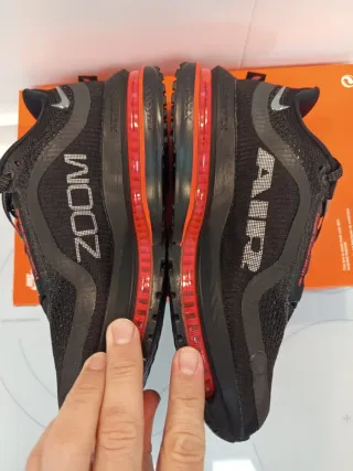 Nike Pegasus Premium T37.5 Negro/Rojo