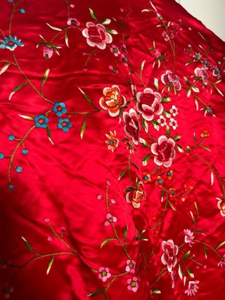 Chaqueta bordada mantón de manila fiesta boda