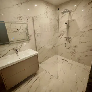 Fontanero y Reformas: Fontanería, Carpintería y Pi