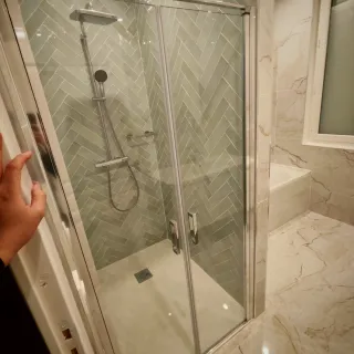 Fontanero y Reformas: Fontanería, Carpintería y Pi